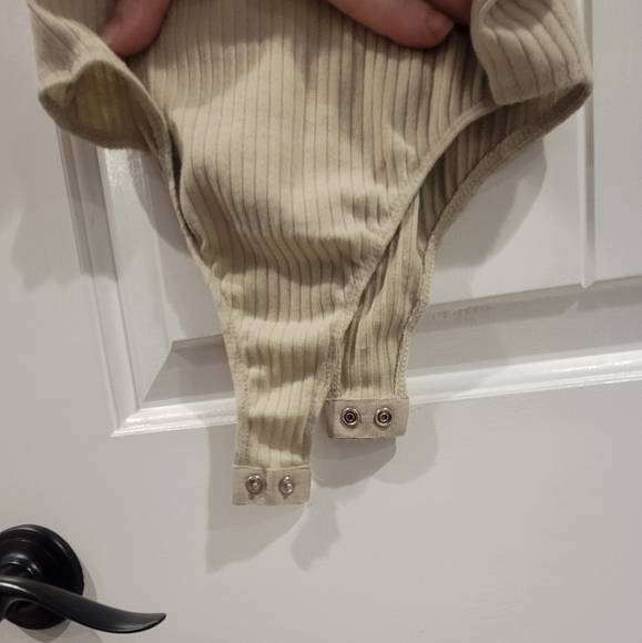 Poof new york tan/cream bodysuit large - Picture 4 of 5